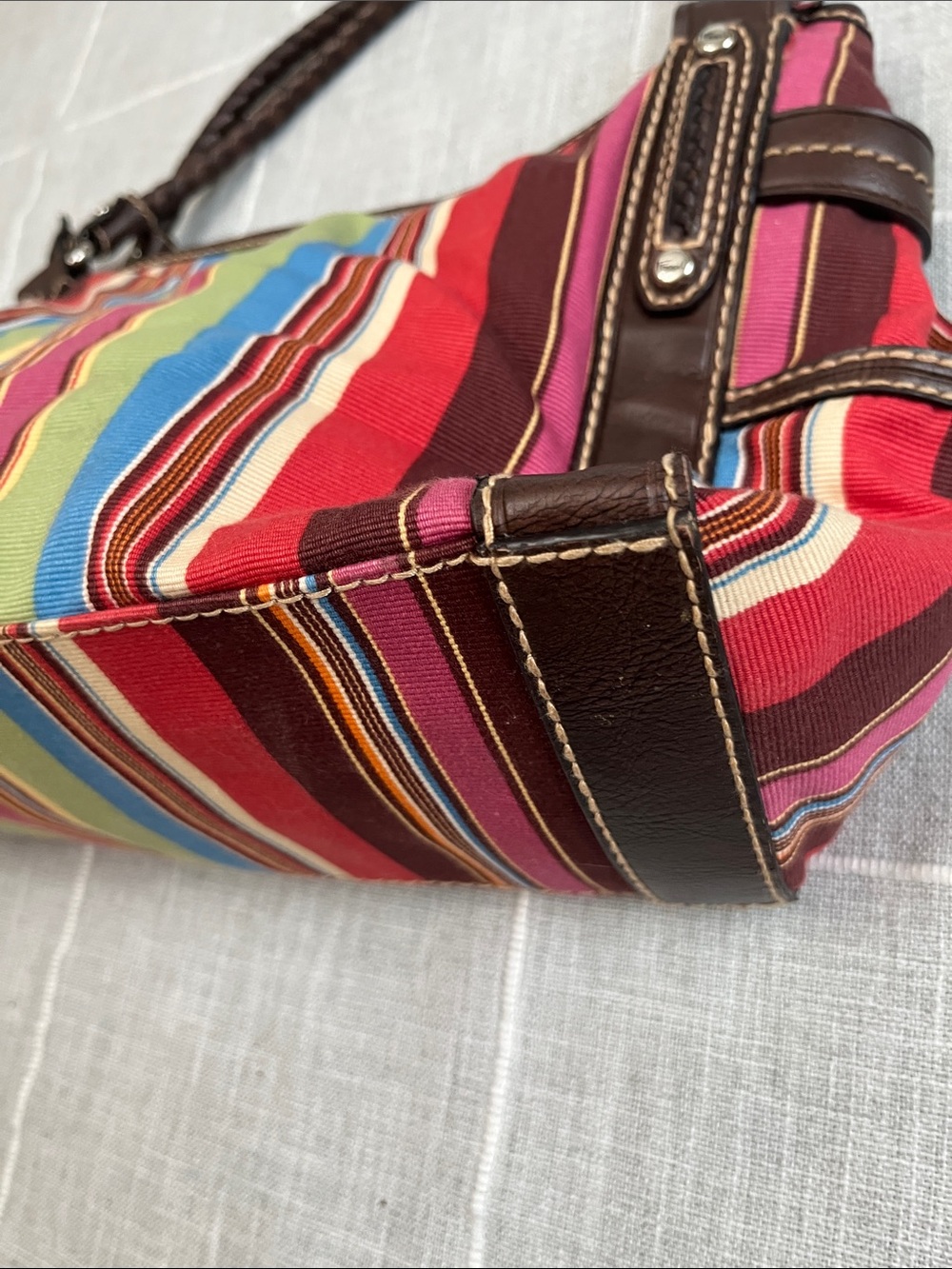 VINTAGE Fossil Multicolor Striped Canvas Shoulder Bag with Brown Leather Trim - Picture 4 of 10